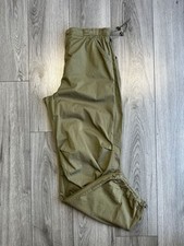 Bershka khaki green d'occasion  Expédié en Belgium