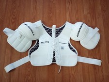 Ombreiras Winnwell Cleansport NXT hóquei adulto sênior clássico tamanho. XXL, usado comprar usado  Enviando para Brazil