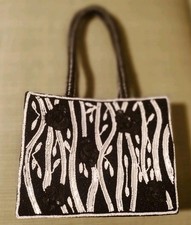 Borsa con ricamo usato  Montefortino