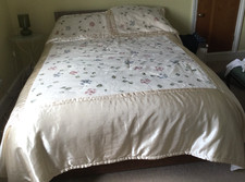 Beautiful cream bedspread for sale  FRINTON-ON-SEA