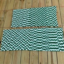 Dois tapetes de malha. Fio de algodão, verde e branco. 42” x 36” e 34” x 17” comprar usado  Enviando para Brazil