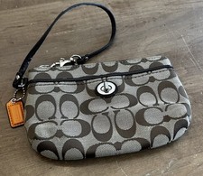 Coach signature medium for sale  North Andover