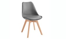 Sedia con gambe usato  Vittuone