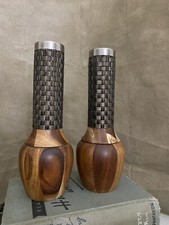 Usado, Conjunto VINTAGE Torno Girado à Mão MOINHO DE MADEIRA PIMENTA E MOEDOR DE SAL 9" Tecido Liso comprar usado Usado, Conjunto VINTAGE Torno Girado à Mão MOINHO DE MADEIRA PIMENTA E MOEDOR DE SAL 9" Tecido Liso comprar usado  Enviando para Brazil