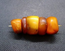 Lot perles ambre d'occasion  Sarzeau