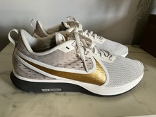Tênis de corrida Nike Zoom Strike 2 baixo branco cinza e dourado tamanho 9 comprar usado  Enviando para Brazil