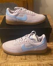 Baskets femme nike d'occasion  Beuvrages