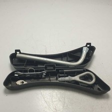 8e0012111 kit attrezzi usato  Mineo
