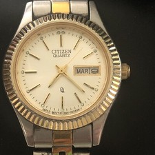 Citizen quartz watch for sale  Spring Grove