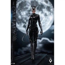 Catwoman cat lady d'occasion  Noisy-le-Roi