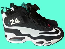 Size 8.5 nike for sale  Brookeville
