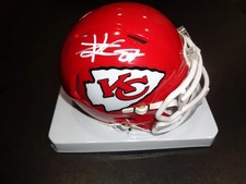 Mini capacete de futebol americano Travis Kelce / autografado Kansas City Chiefs Riddell / certificado de autenticidade comprar usado  Enviando para Brazil