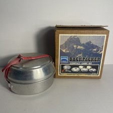Usado, Kit de acampamento vintage anos 60 Mirro Backpacker M-4310 8 peças conjunto completo feito nos EUA comprar usado  Enviando para Brazil