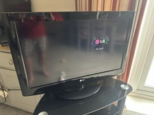 32inch black remote for sale  TELFORD