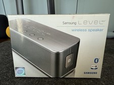Alto-falante Bluetooth Portátil Samsung Level Box Prata Baixo Uso Ótimo Estado comprar usado Alto-falante Bluetooth Portátil Samsung Level Box Prata Baixo Uso Ótimo Estado comprar usado  Enviando para Brazil