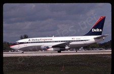 Delta Express Boeing 737-200 N301DL abril 99/remotagem Kodachrome Slide/Dia B18 comprar usado  Enviando para Brazil