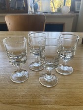 Anciens petits verres d'occasion Anciens petits verres d'occasion  Sorède