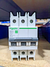 Mini disjuntor Schneider Electric 3P 2A 240V M9F42302 comprar usado  Enviando para Brazil