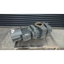 Roots vacuum pump d'occasion Roots vacuum pump d'occasion  Fontaine