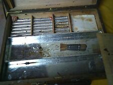 Vintage boite peinture d'occasion  Saint-Amand-Montrond