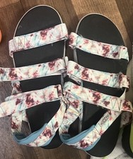 Women keen elle for sale  Hopkins
