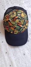 Casquette fleurs neuve d'occasion  Juan-les-Pins