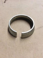 KAWASAKI G3TR G3SS INSERÇÃO DE SUPORTE DE TUBO DE ESCAPE FABRICANTE DE EQUIPAMENTO ORIGINAL NOS 18070-004 comprar usado  Enviando para Brazil