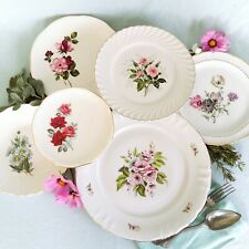 Mismatched 1950s floral d'occasion  Sauzé-Vaussais