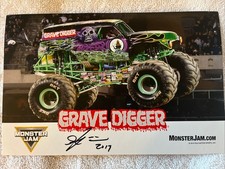 CARTÃO FOTOGRÁFICO 2017 MONSTER JAM autografado GRAVE DIGGER 5X7 comprar usado  Enviando para Brazil