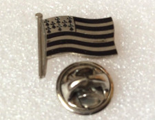 Pin lapel pins d'occasion  Les Lilas