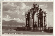 Napoli antica fontana usato  Italia