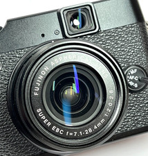 Fotocamera digitale fujifilm usato  Spedire a Italy