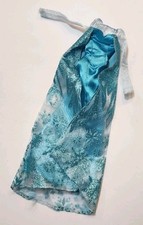 VESTIDO LOJA DISNEY FROZEN QUEEN ELSA AZUL GLITTER ROUPA PRINCIPAL ROUPA DE BONECA comprar usado VESTIDO LOJA DISNEY FROZEN QUEEN ELSA AZUL GLITTER ROUPA PRINCIPAL ROUPA DE BONECA comprar usado  Enviando para Brazil