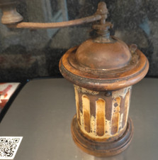 Antico macinino macinacaffe usato  Italia