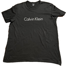 Camiseta Calvin Klein preta estampa gráfica serve para um tamanho masculino médio - grande comprar usado  Enviando para Brazil