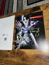 FOTO AUTOGRAFADA 8x10 KISS -TOMMY THAYER + 3 palhetas de guitarra turnê 2020 comprar usado  Enviando para Brazil