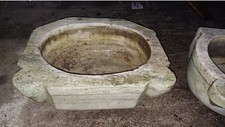 Antica acquasantiera usato  Grammichele