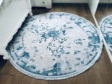 Beautiful round rug for sale  CAMBRIDGE