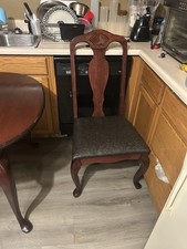 Table chairs extra for sale  Jacksonville