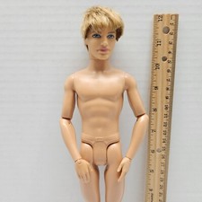 Barbie fashionistas ken usato  Spedire a Italy
