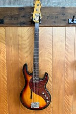 Usado, Baixo elétrico LINE 6 Variax 700 Variax Sunburst feito na Coréia SN 04091419 comprar usado  Enviando para Brazil