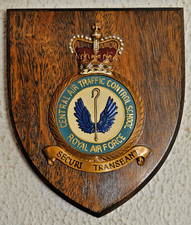 Royal Air Force Central Controle de Tráfego Aéreo Escola placa de parede escudo crista RAF comprar usado Royal Air Force Central Controle de Tráfego Aéreo Escola placa de parede escudo crista RAF comprar usado  Enviando para Brazil