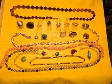 Lot bijoux vintages d'occasion  Villers-Saint-Paul