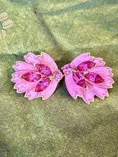 Usado, Brincos com clipe de ouro e strass esmaltados rosa flamingo da década de 1950 comprar usado  Enviando para Brazil