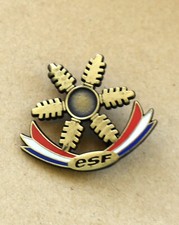Insigne broche médaille d'occasion  Bénouville