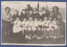 Lindas crianças com professores no jardim de infância foto soviética vintage URSS comprar usado  Enviando para Brazil