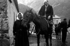 Men horseback women d'occasion  Expédié en Belgium