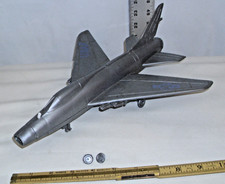 Brinquedo plástico ELDON USAF NORTH AMERICAN F-100 SUPER SABRE AVIÃO A JATO comprar usado  Enviando para Brazil