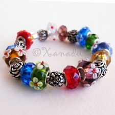 Brazalete Dije Europeo Jardín de Flores Arco Iris con Cuentas Plateadas Florales y Vidrio segunda mano  Embacar hacia Mexico
