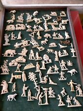 Lot personnages animaux d'occasion  Saint-Amand-Montrond
